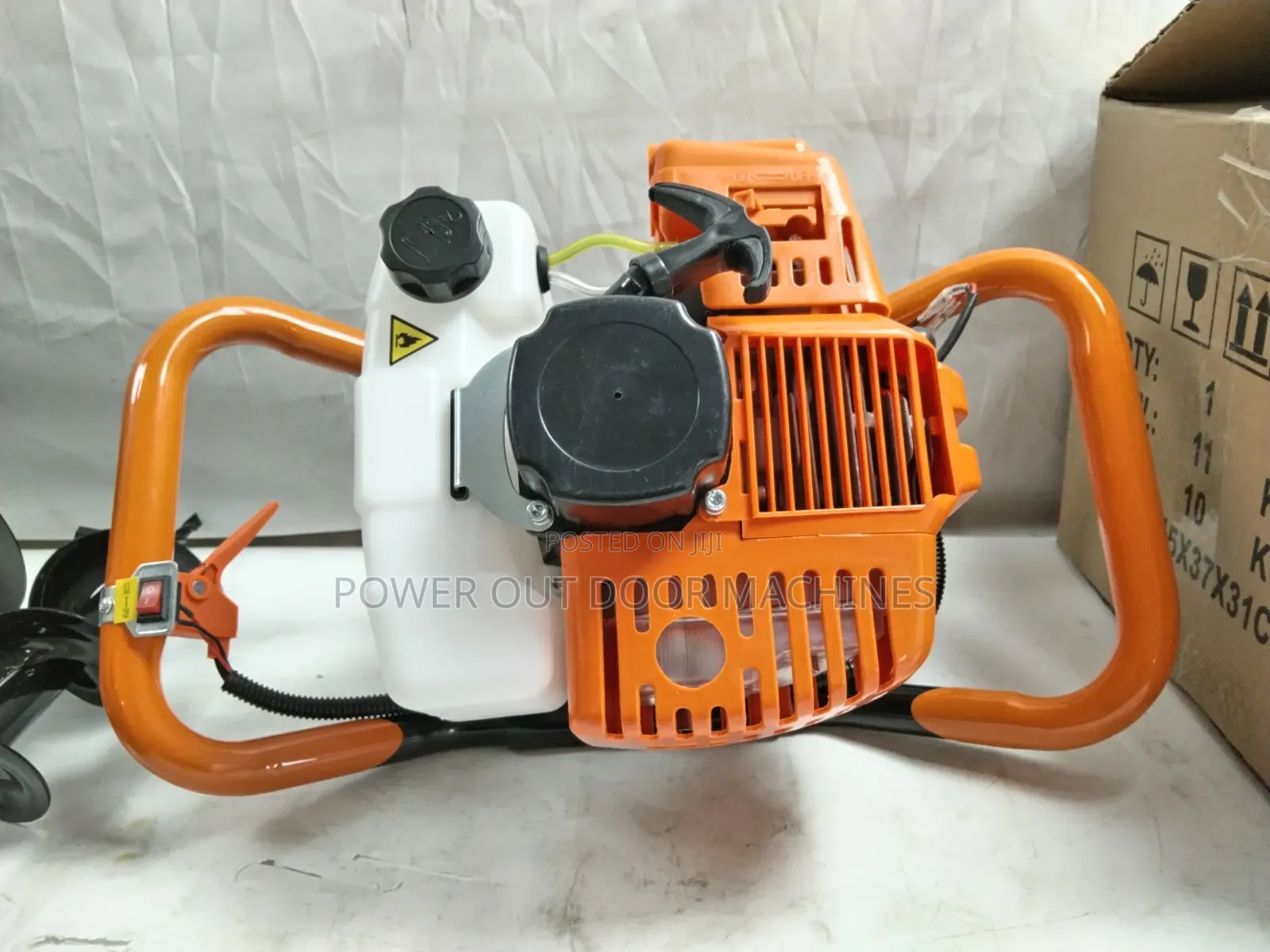 Mitstubish 520 Earth Euger / Hole Digger