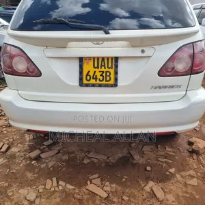 Toyota Harrier 2.2 16V 2001 White