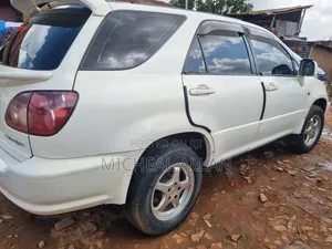 Toyota Harrier 2.2 16V 2001 White