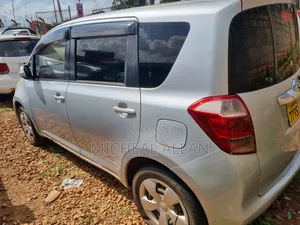 Toyota Ractis 2007 Silver