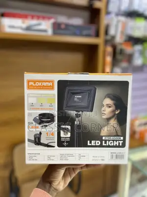 Plokama Live E-11 Professional Photo Video Led Light