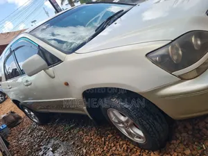 Toyota Harrier 2000 Silver