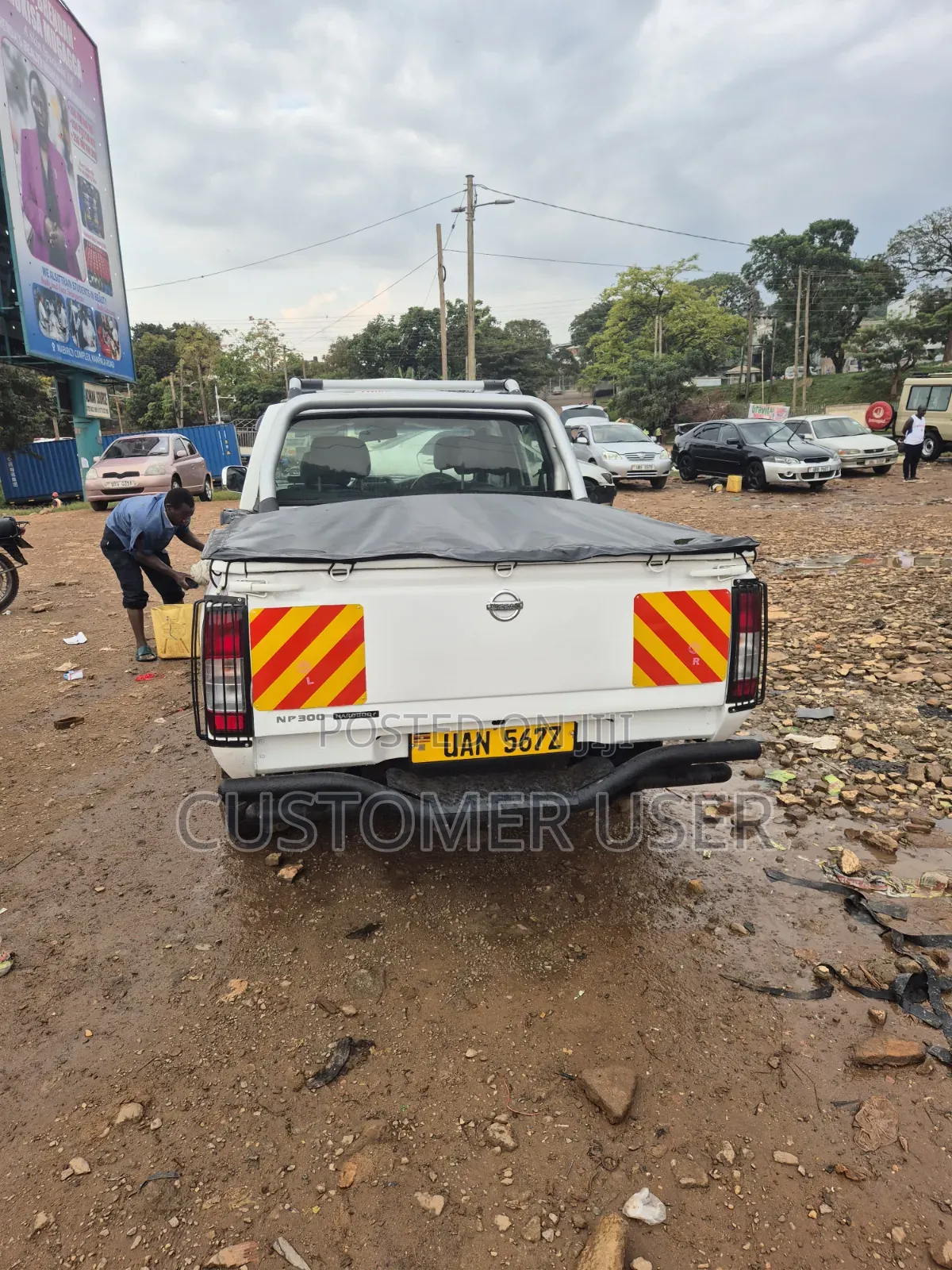 Nissan Hardbody 2010 White
