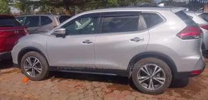 Nissan X-Trail 2.0 Petrol FWD 2014 Silver