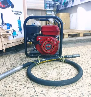 Heavy Duty/High Quality Socket Drive Gasoline Concrete Vibrator