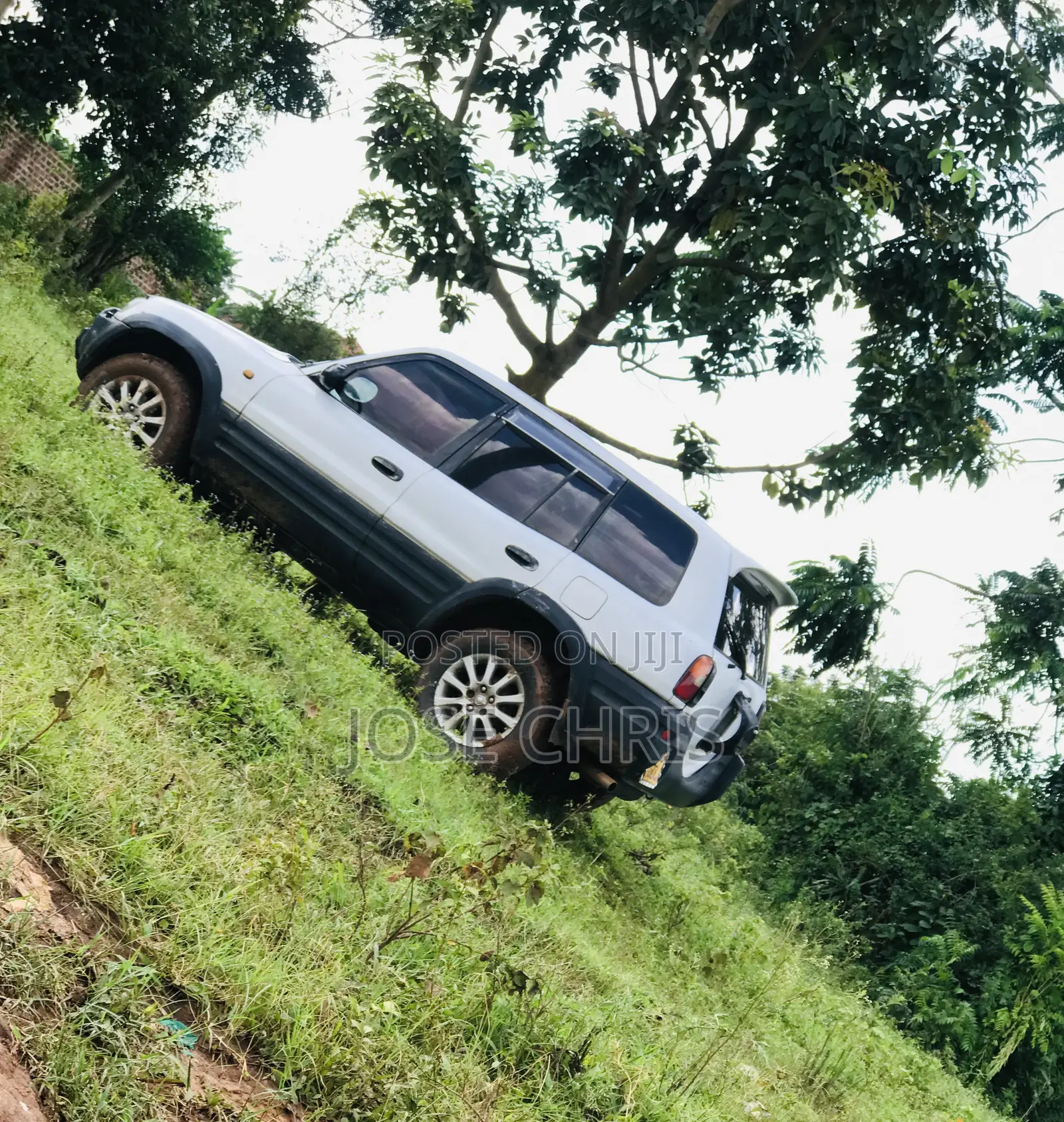 Toyota RAV4 Base 4x4 1996 White