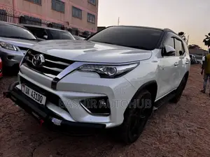 Toyota Fortuner 2018 White