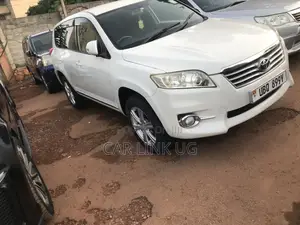 Toyota Vanguard 2009 White