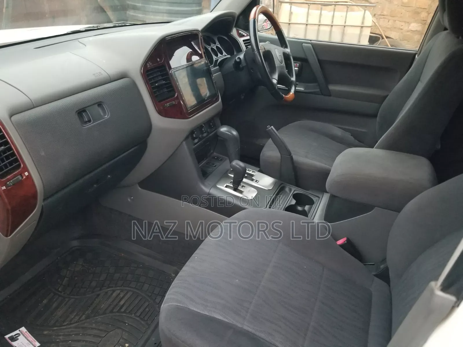 Mitsubishi Pajero 3.5 V6 GDI Elegance 2005 White