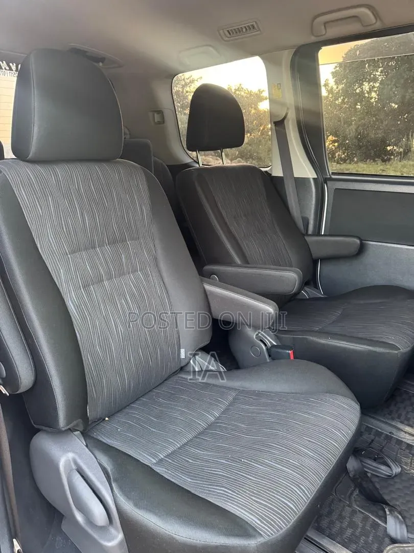 Toyota Noah 2013 White