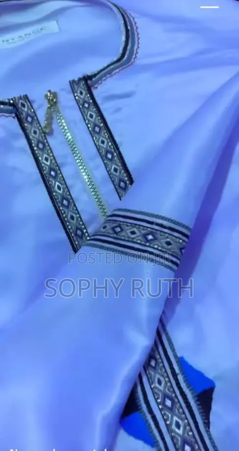 Bridal Traditional Kanzu With a Zip and a Sticker.