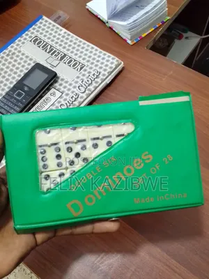 Dominoes Set Puzzle Game