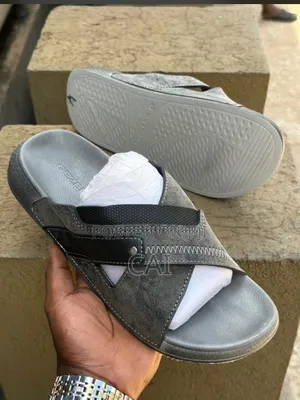 Generic Men's Black Crisscross Flat Sandals