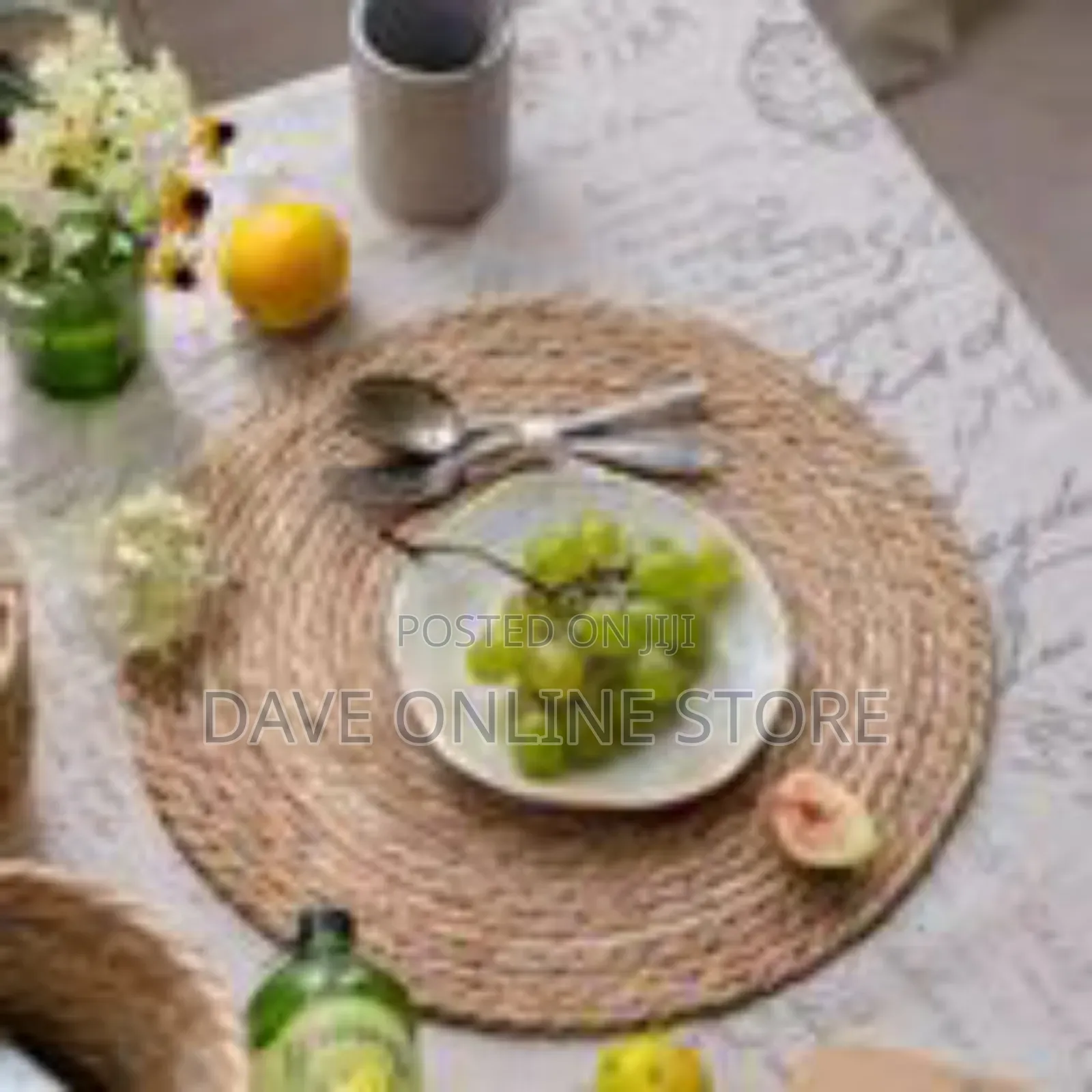 Pack of 6 Round Woven Placements
