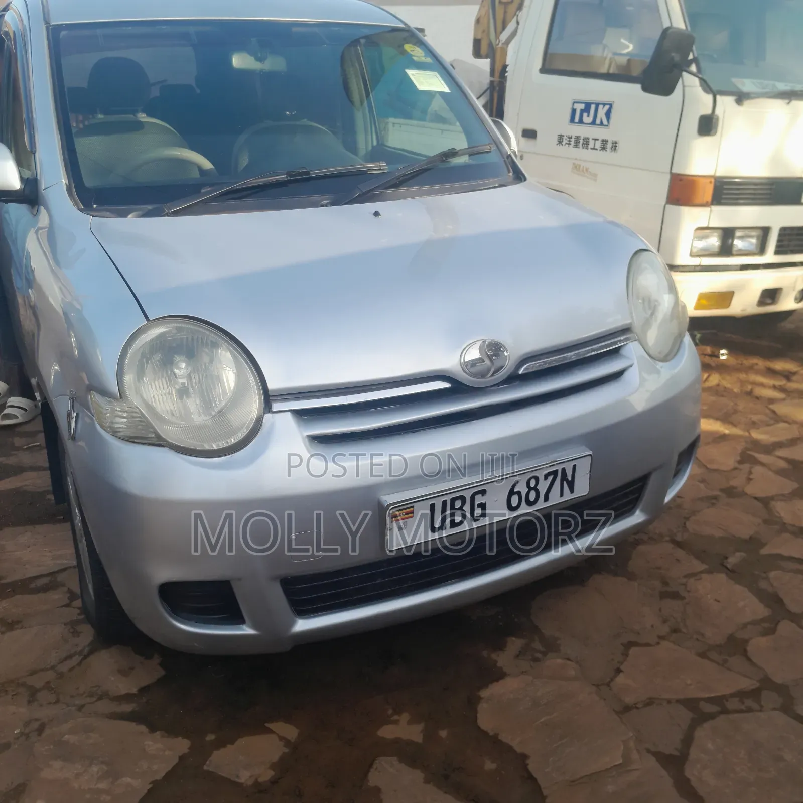 Toyota Sienta 2007 Silver