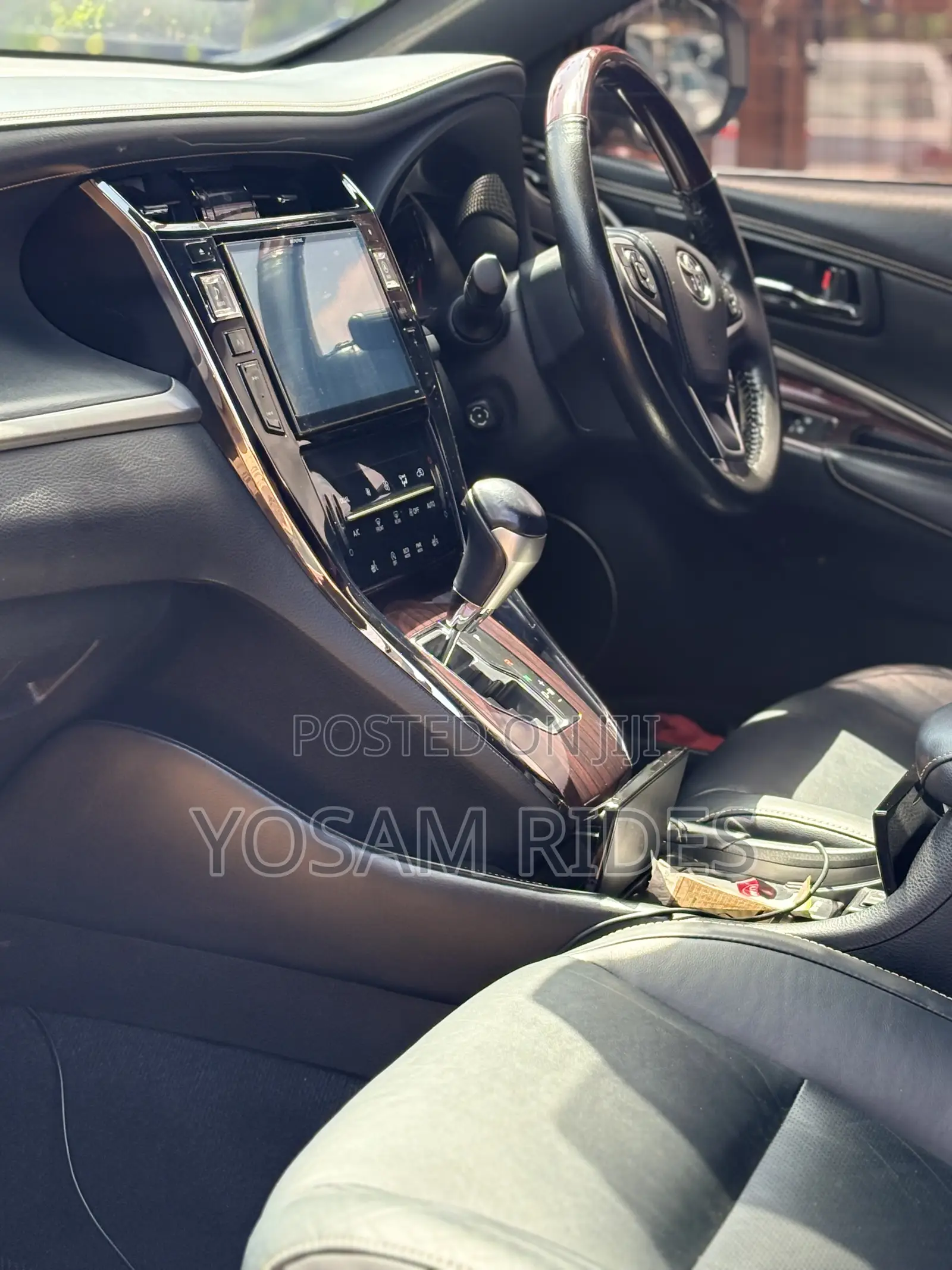 Toyota Harrier 2.0 2016