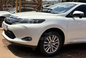 Toyota Harrier 2.0 2016