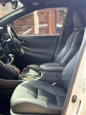 Toyota Harrier 2.0 2016