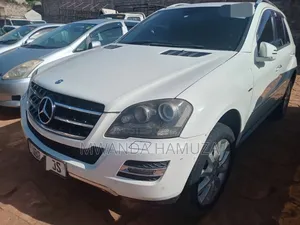 Mercedes-Benz M Class 2010 White