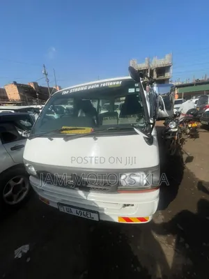 Toyota HiAce 2000 White