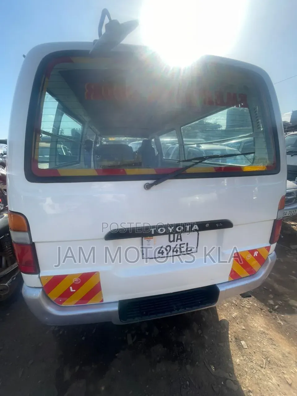 Toyota HiAce 2000 White
