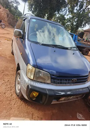 Toyota Noah 2.0 FWD (8 Seater) 2001 Blue