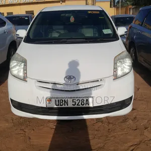 Toyota Passo Sette 2012 White