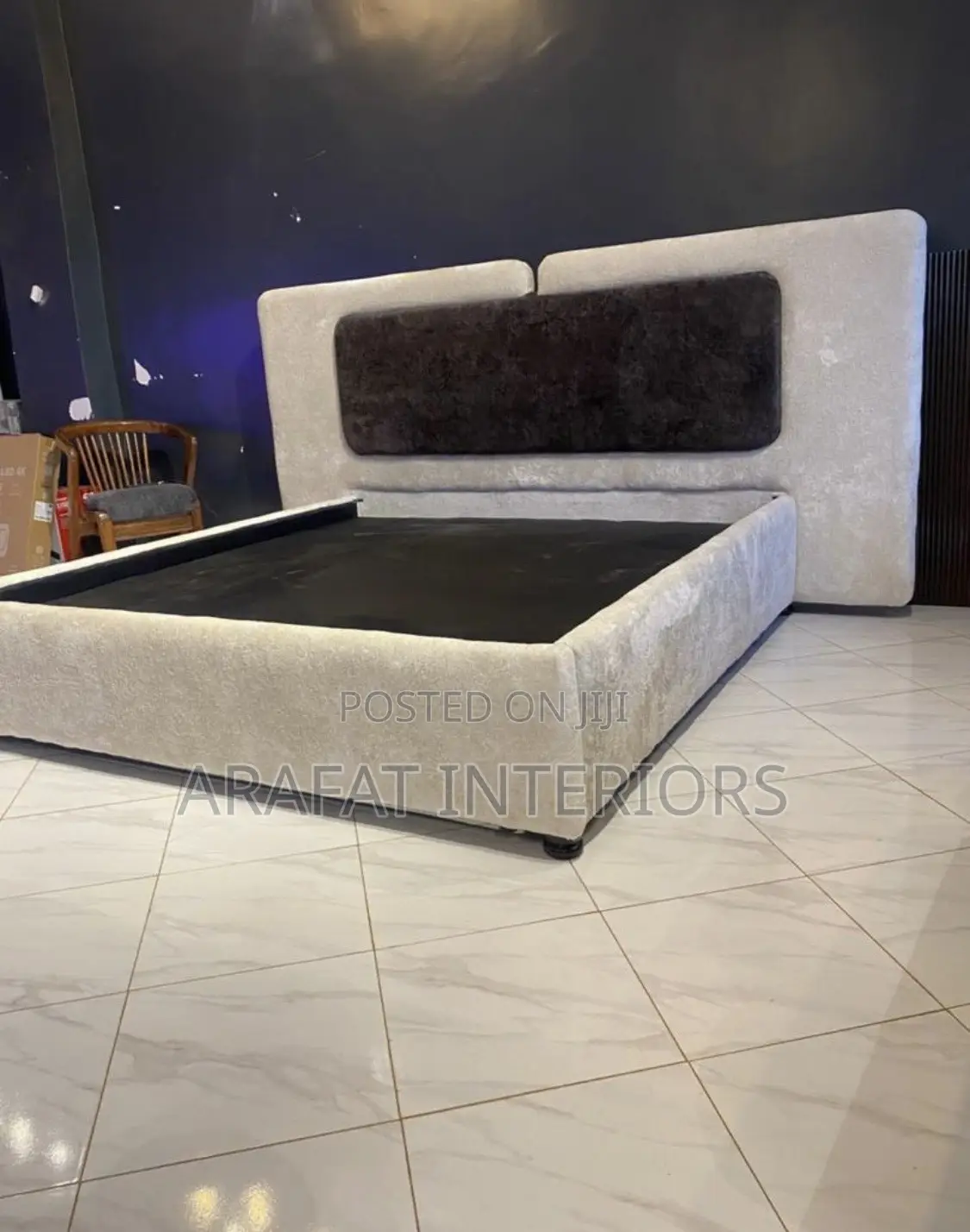 Light Meets Dark 5by6 Bed