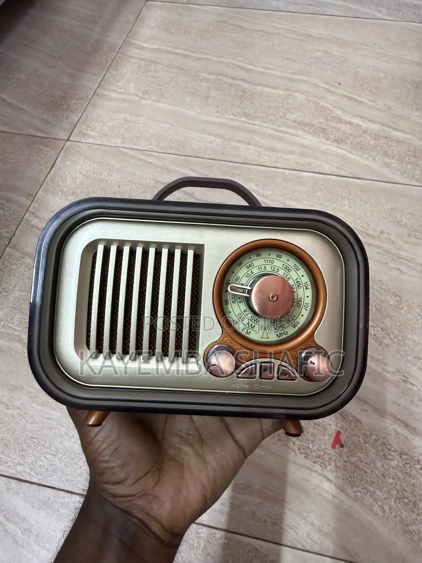 Vintage Style Portable 3-Band Fm/Am/Sw Radio Bluetooth Speaker