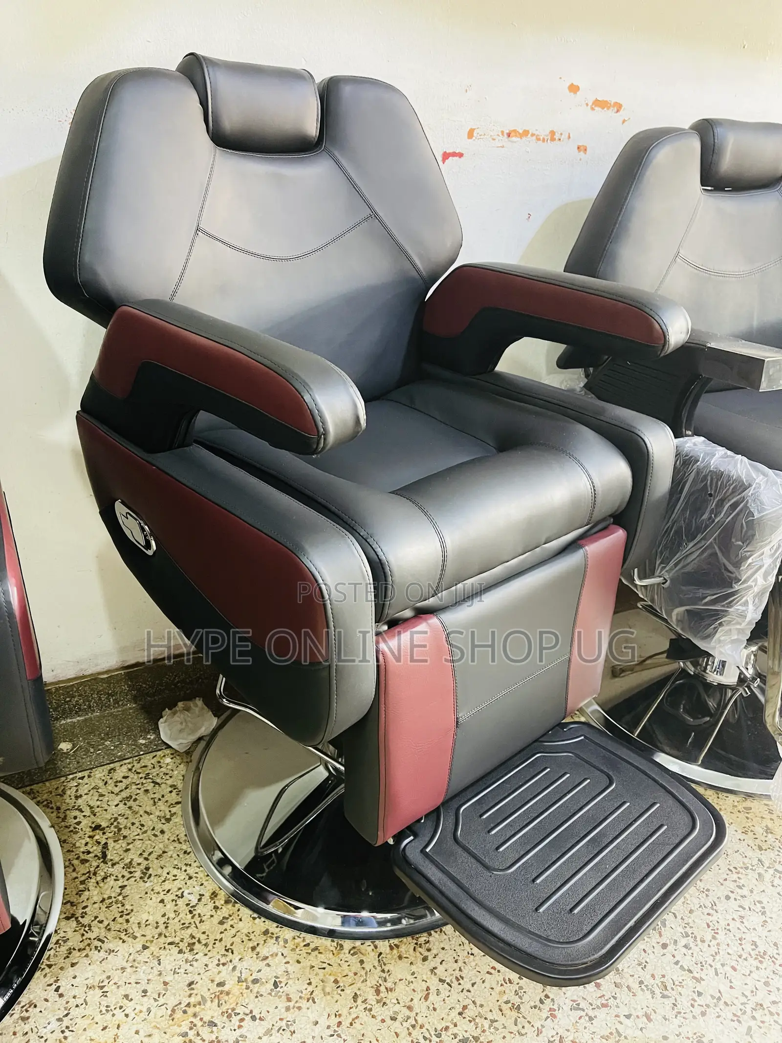 Brandnew Black and Maroon Mixed Color Kingsize Barber Chair