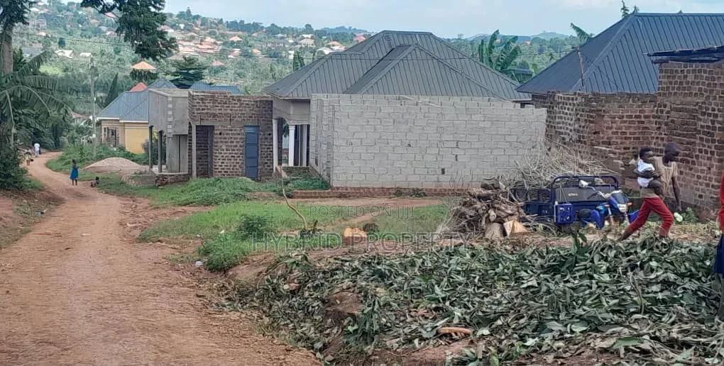 Prime Plot for Sale Wakiso~Mabombwe Town Along Hoima Road V