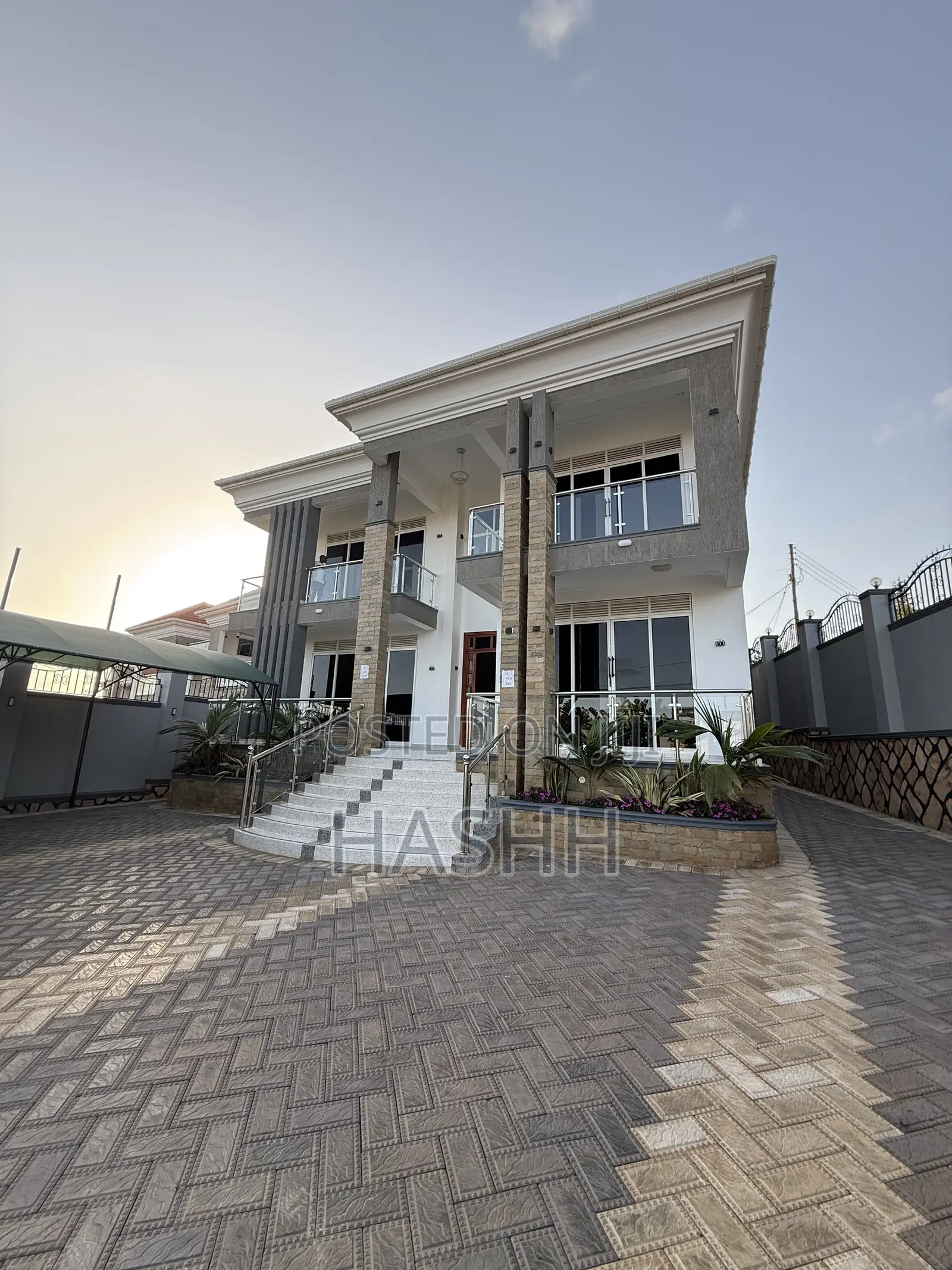 6bdrm House in Muyunyo, Central Division for sale