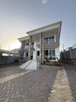 6bdrm House in Muyunyo, Central Division for sale