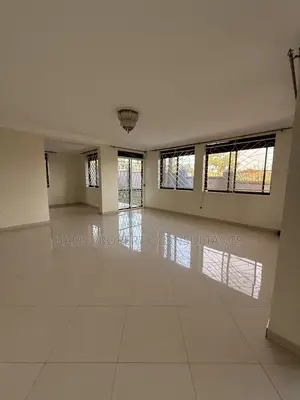 5bdrm House in Muyunyo, Central Division for sale