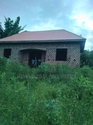 2bdrm House In Kiwebwa, Central Division For Sale