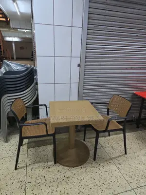 Outdoor Dining Plastic Chairs and Table