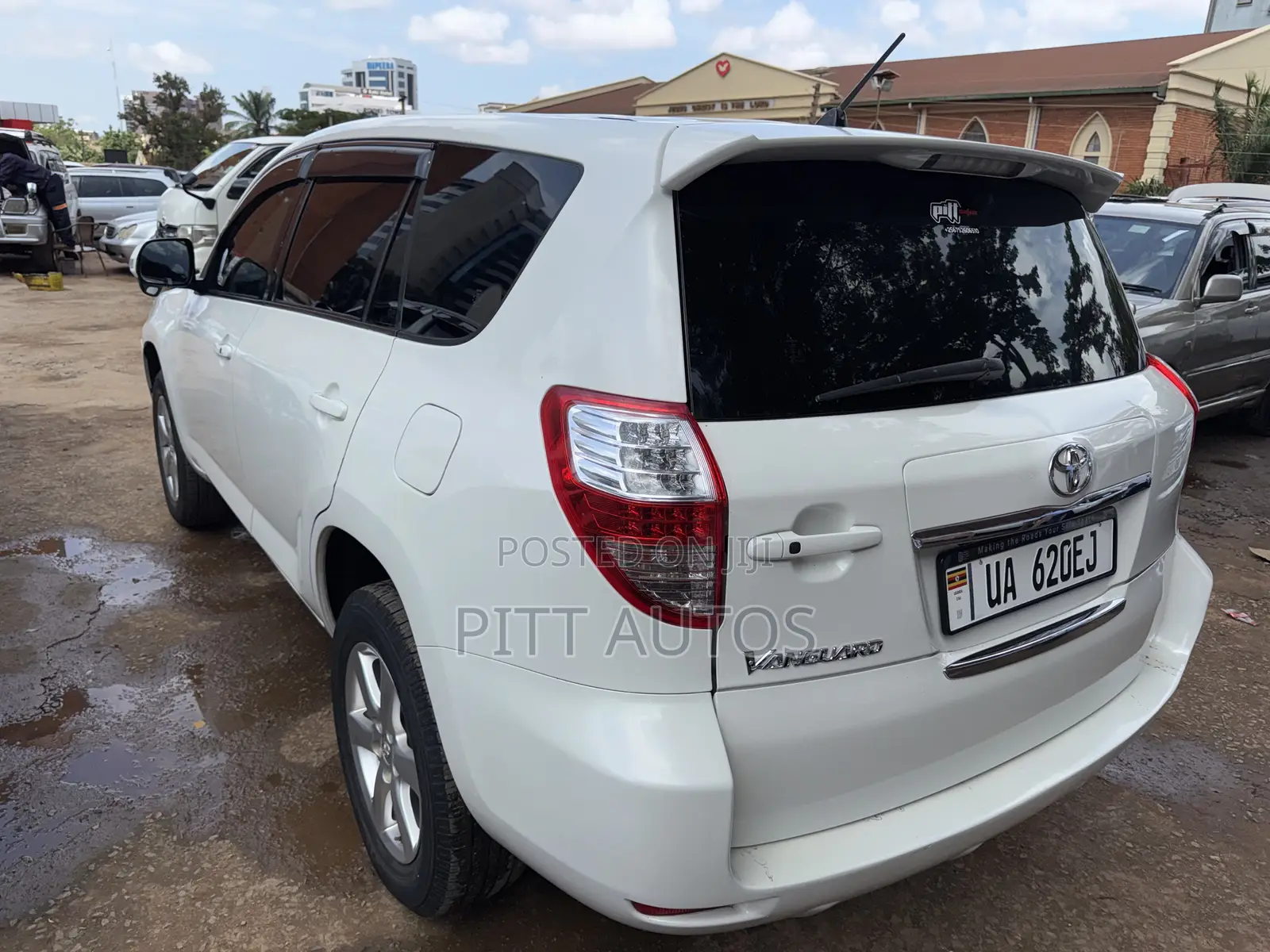 Toyota Vanguard 2009 White