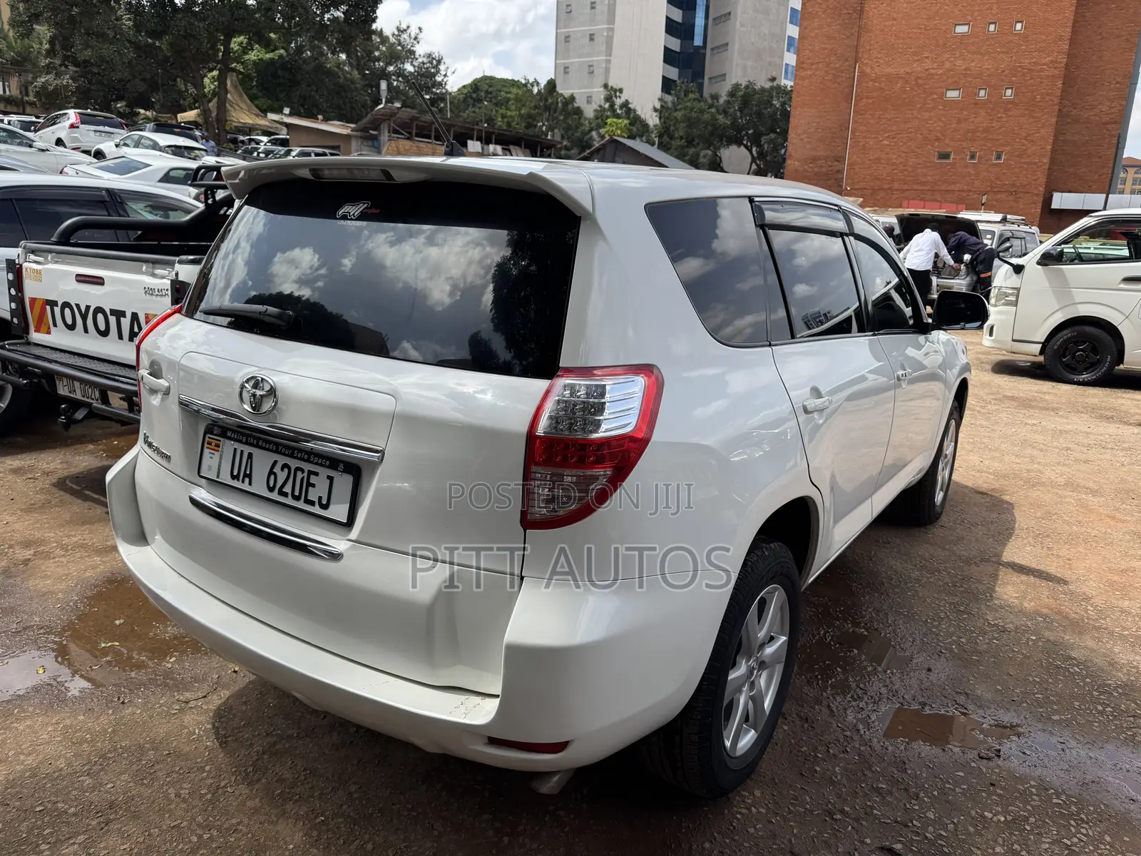 Toyota Vanguard 2009 White