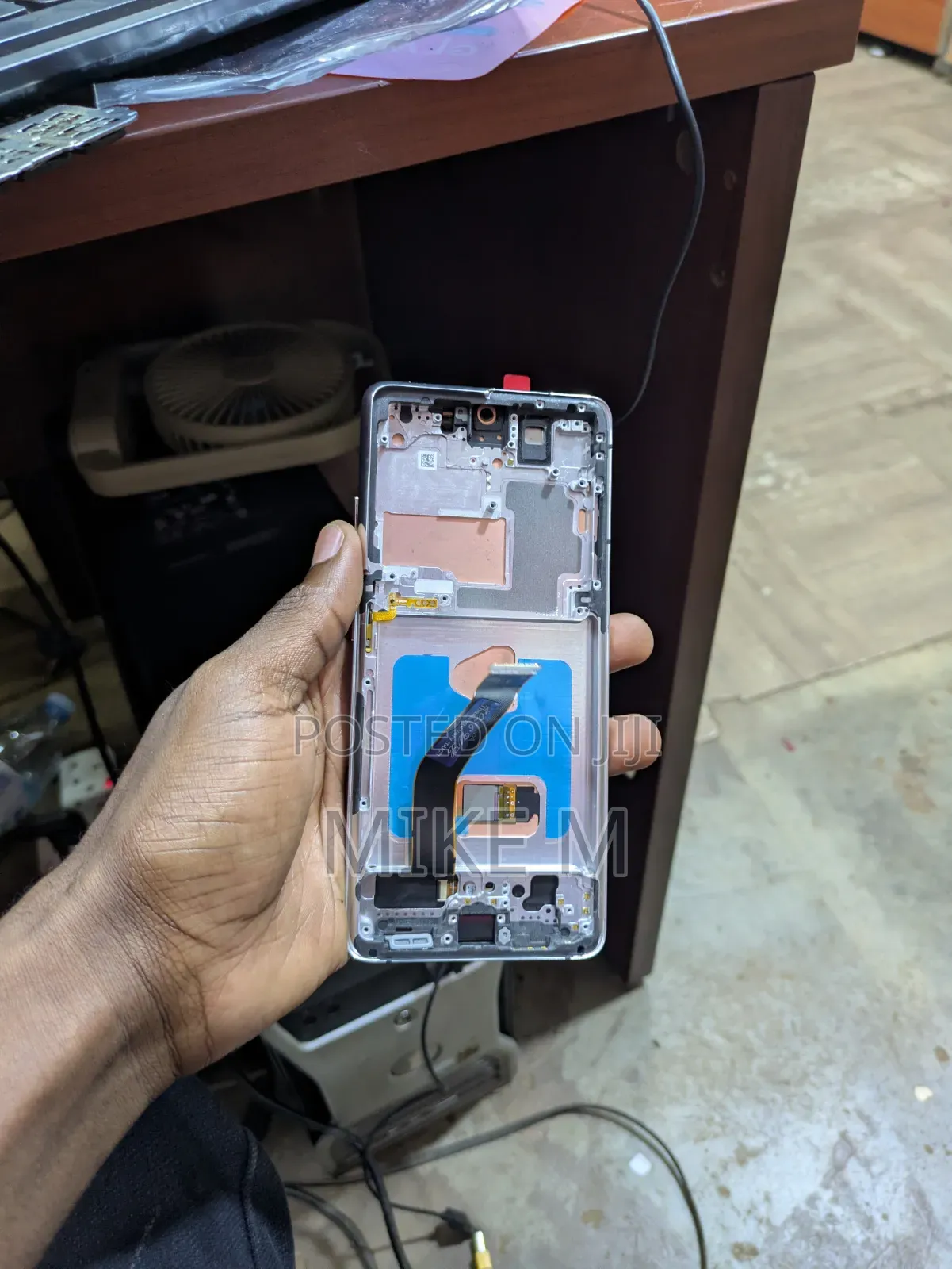 Samsung Galaxy S21 Ultra Original Screen Replacement Grey Frame.