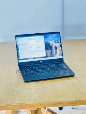 New Laptop HP 240 G8 8GB Intel Core i7 SSD 500GB