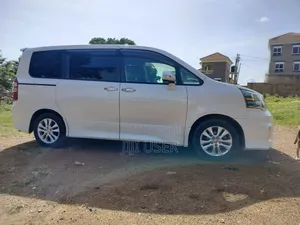 Toyota Noah 2012 White