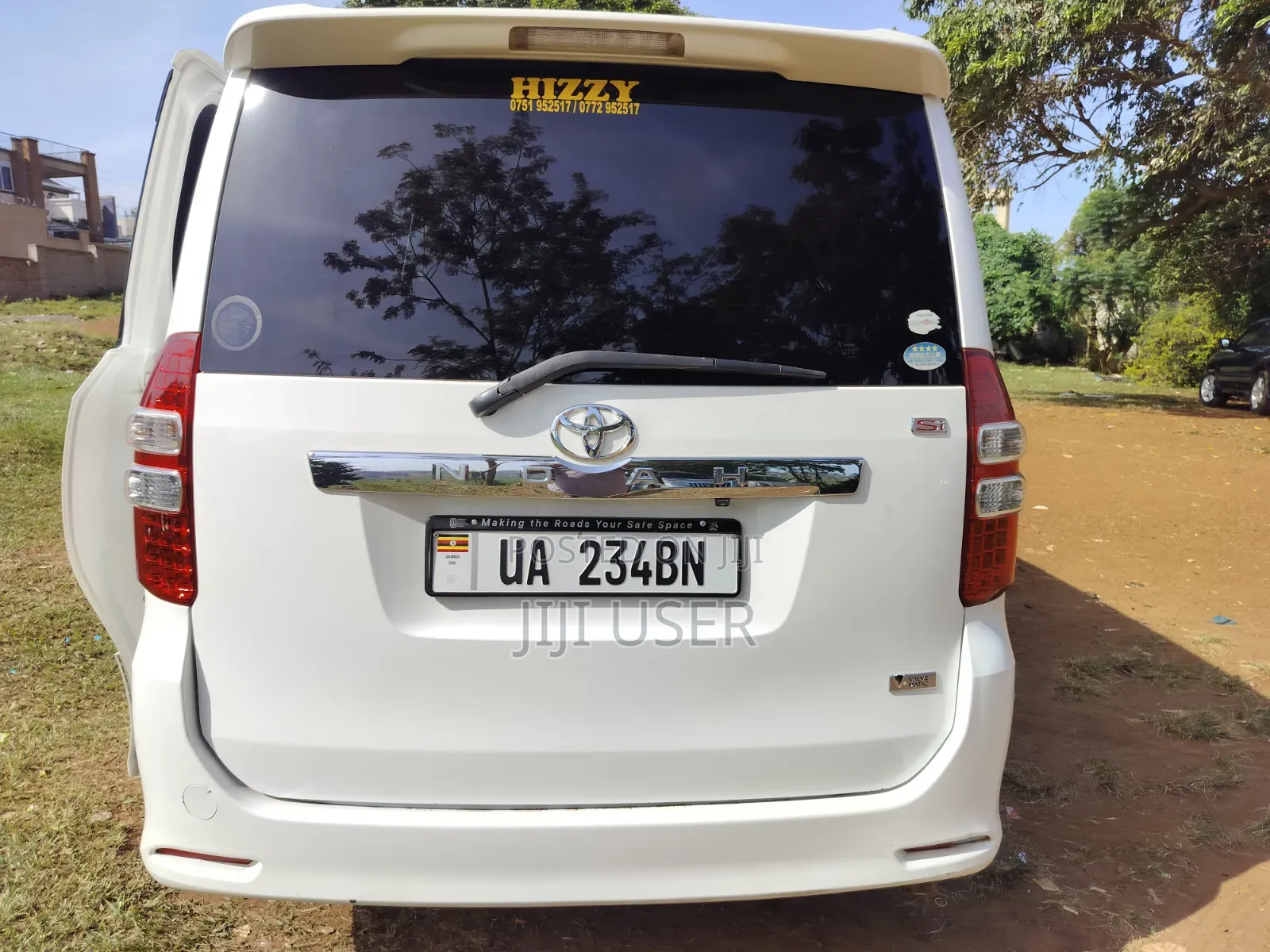 Toyota Noah 2012 White