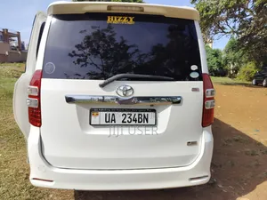Toyota Noah 2012 White