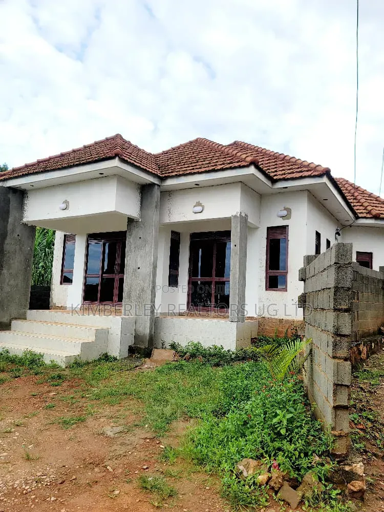 3bdrm House in Ssisa for sale