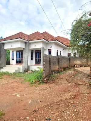 3bdrm House in Ssisa for sale