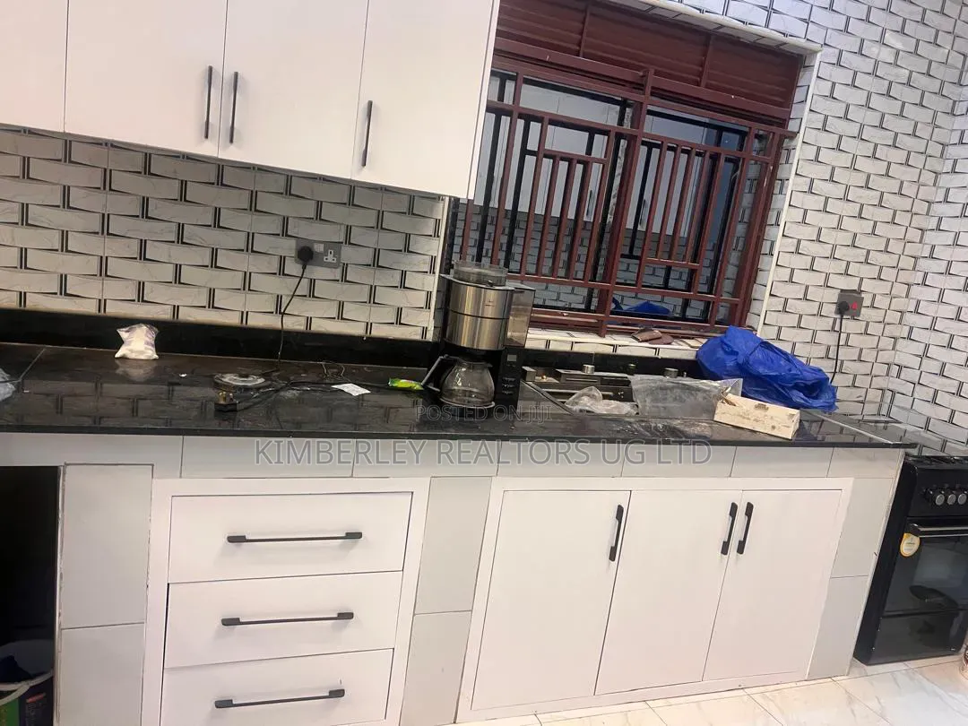 3bdrm House in Ssisa for sale