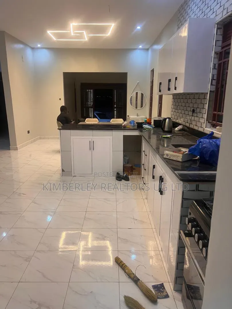 3bdrm House in Ssisa for sale
