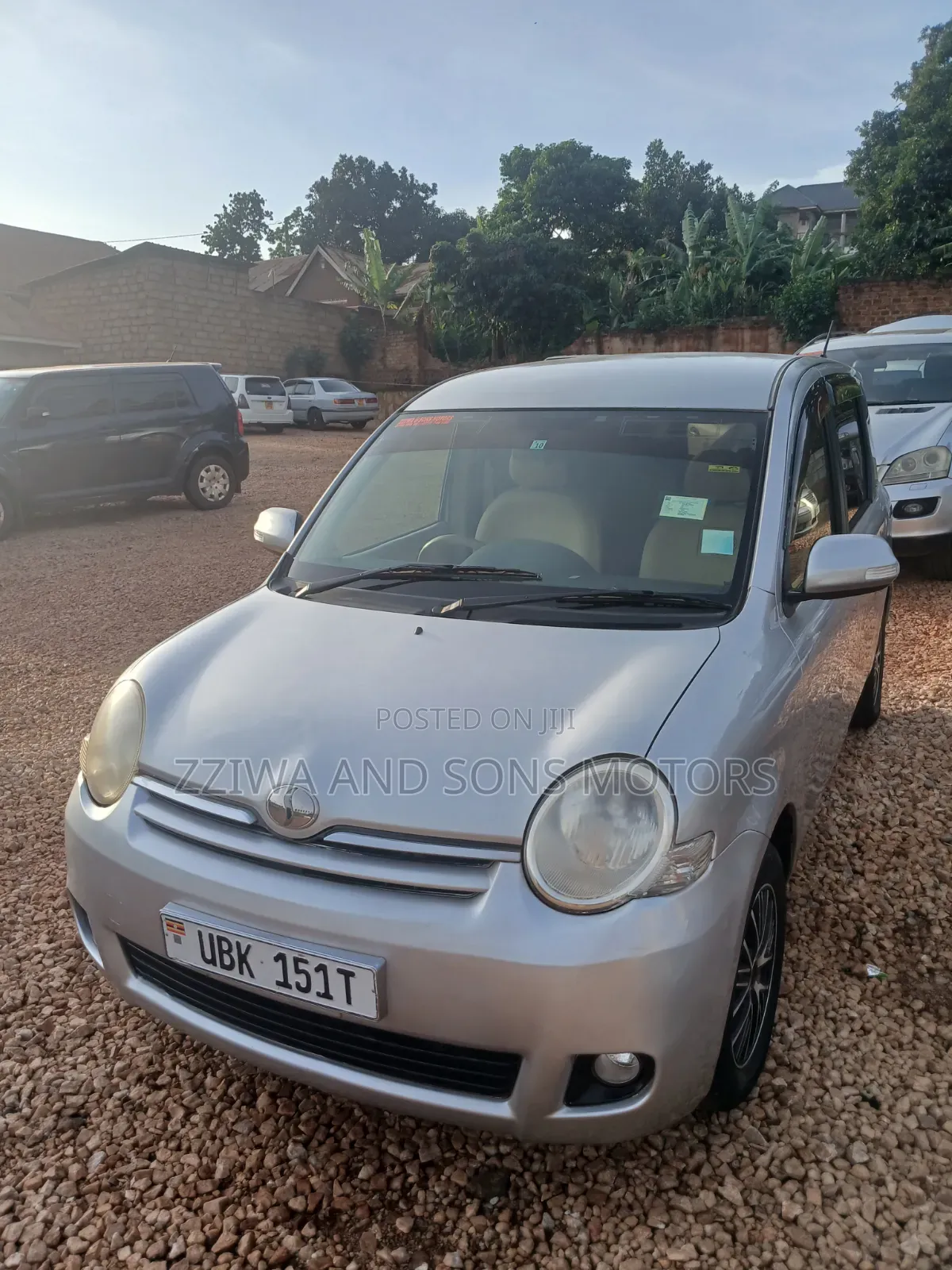 Toyota Sienta 1.5 FWD 2005 Silver