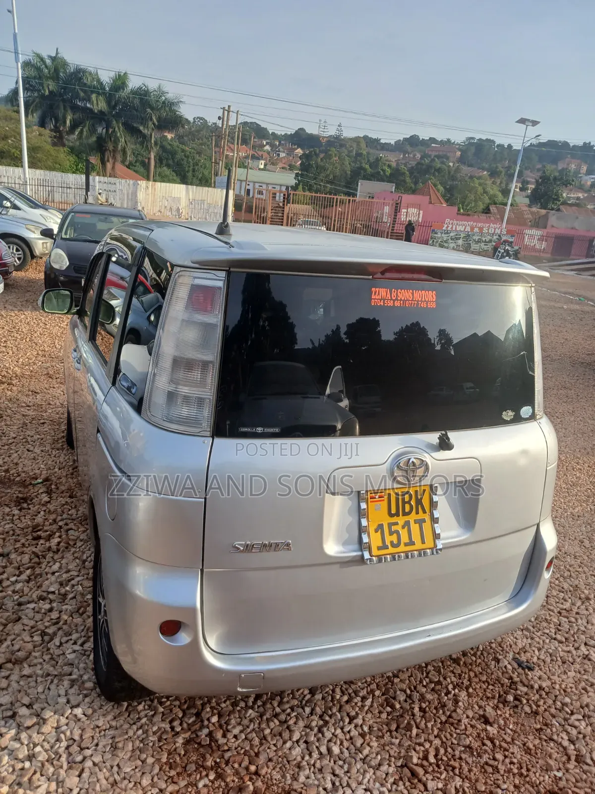 Toyota Sienta 1.5 FWD 2005 Silver