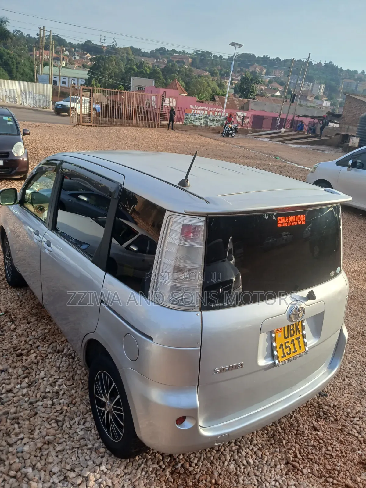 Toyota Sienta 1.5 FWD 2005 Silver